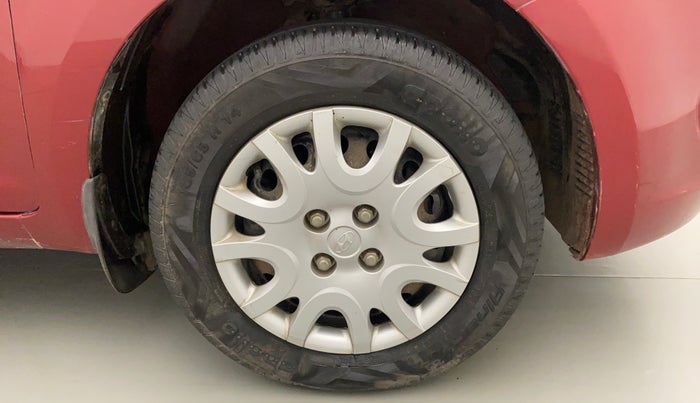2011 Hyundai i20 MAGNA (O) 1.2, Petrol, Manual, 42,009 km, Right Front Wheel