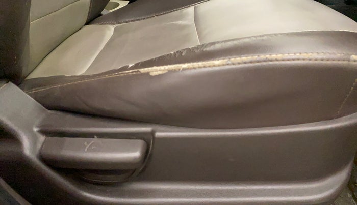 2011 Hyundai i20 MAGNA (O) 1.2, Petrol, Manual, 42,009 km, Driver Side Adjustment Panel