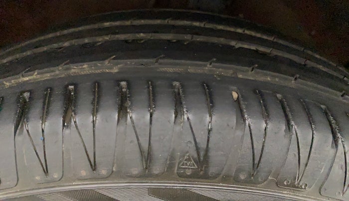 2011 Hyundai i20 MAGNA (O) 1.2, Petrol, Manual, 42,009 km, Right Rear Tyre Tread