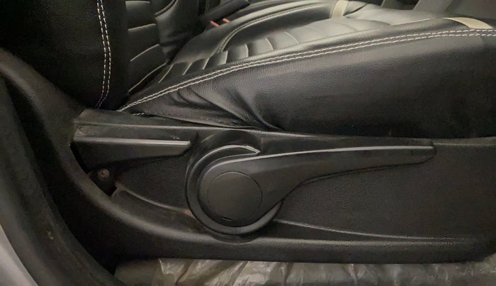 2019 Tata Tiago XZ PETROL, Petrol, Manual, 70,421 km, Driver Side Adjustment Panel