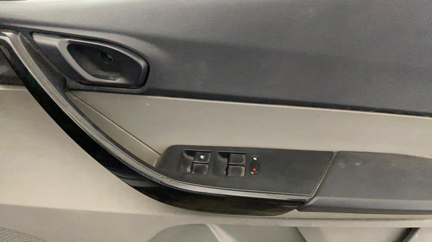 2019 Tata Tiago XZ PETROL, Petrol, Manual, 70,421 km, Driver Side Door Panels Control