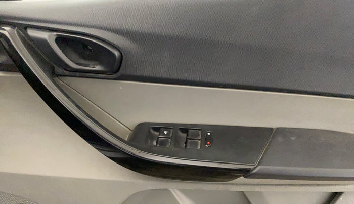 2019 Tata Tiago XZ PETROL, Petrol, Manual, 70,421 km, Driver Side Door Panels Control