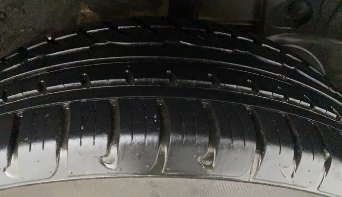 2018 Renault Duster RXS CVT 106 PS, Petrol, Automatic, 11,808 km, Right Front Tyre Tread