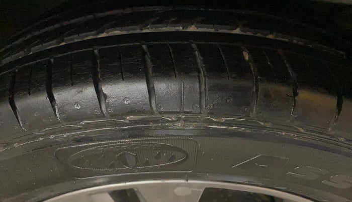 2020 KIA SELTOS HTX 1.5 PETROL, Petrol, Manual, 33,015 km, Right Front Tyre Tread