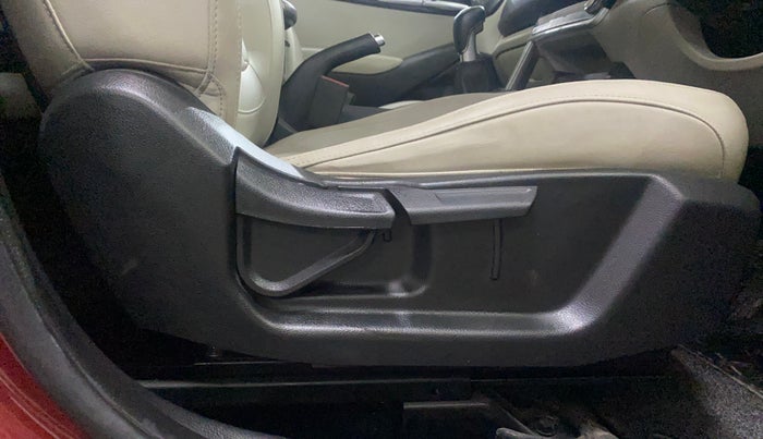 2020 KIA SELTOS HTX 1.5 PETROL, Petrol, Manual, 33,015 km, Driver Side Adjustment Panel