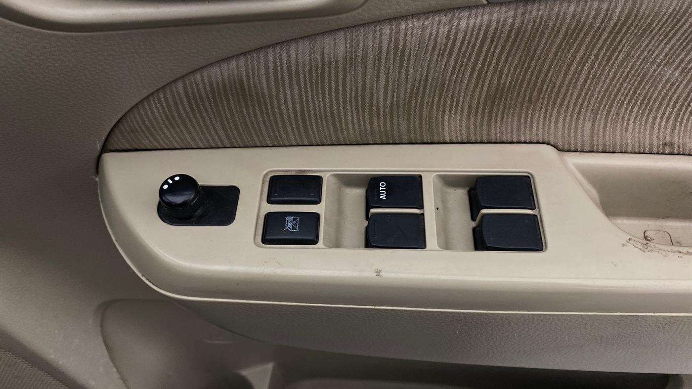 2013 Maruti Ertiga VXI, CNG, Manual, 55,447 km, Driver Side Door Panels Control