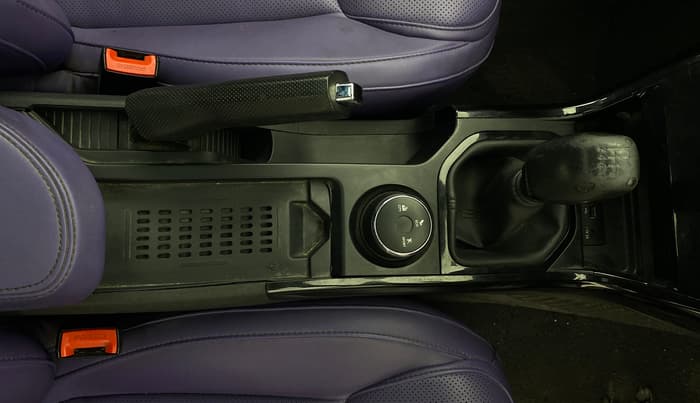2023 Tata NEXON FEARLESS PURPLE + SUNROOF DUAL TONE 1.2 PETROL, Petrol, Manual, 26,036 km, Gear Lever
