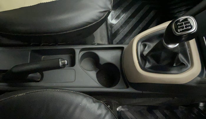 2018 Hyundai Xcent SX 1.2, Petrol, Manual, 72,642 km, Gear Lever