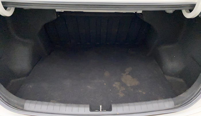 2018 Hyundai Xcent SX 1.2, Petrol, Manual, 72,642 km, Boot Inside