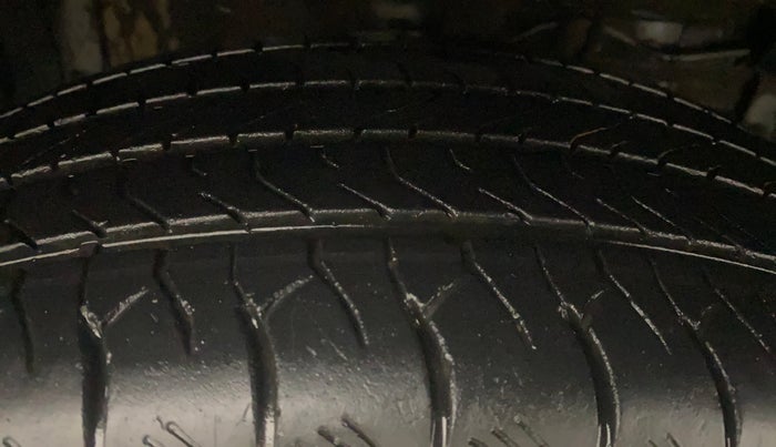 2023 Toyota URBAN CRUISER HYRYDER V HYBRID, Hybrid, Automatic, 33,241 km, Right Front Tyre Tread