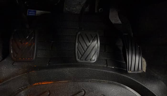 2022 Maruti Vitara Brezza ZXI, Petrol, Manual, 35,076 km, Pedals