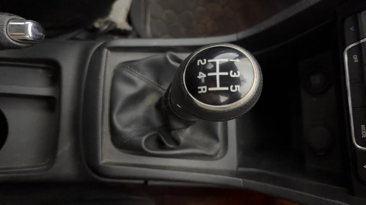 2022 Maruti Vitara Brezza ZXI, Petrol, Manual, 35,076 km, Gear Lever