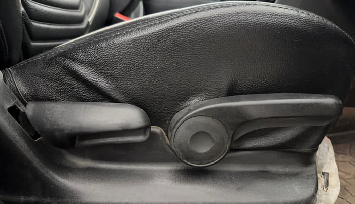2022 Maruti Vitara Brezza ZXI, Petrol, Manual, 35,076 km, Driver Side Adjustment Panel