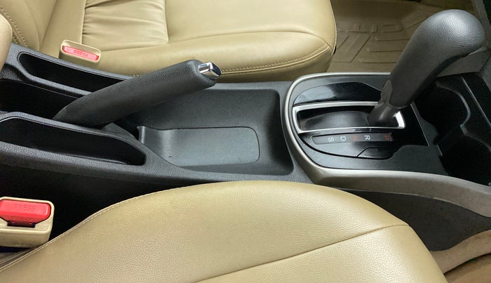2017 Honda City V CVT, Petrol, Automatic, 66,278 km, Gear Lever