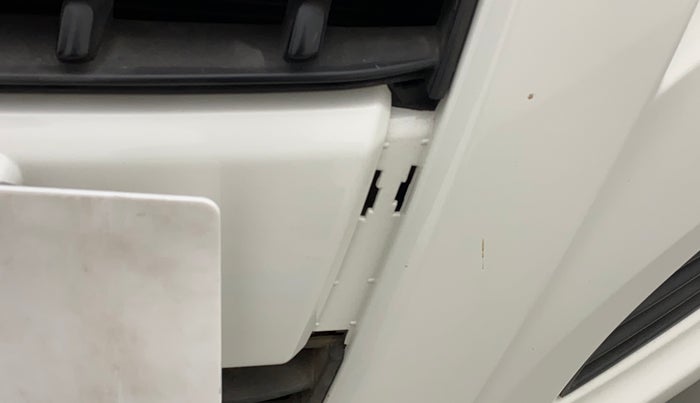 2015 Maruti Ritz VXI, Petrol, Manual, 95,434 km, Front bumper - Chrome strip damage