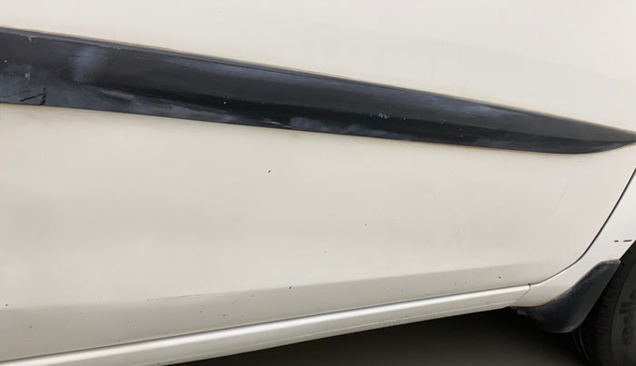 2015 Maruti Ritz VXI, Petrol, Manual, 95,434 km, Driver-side door - Minor scratches