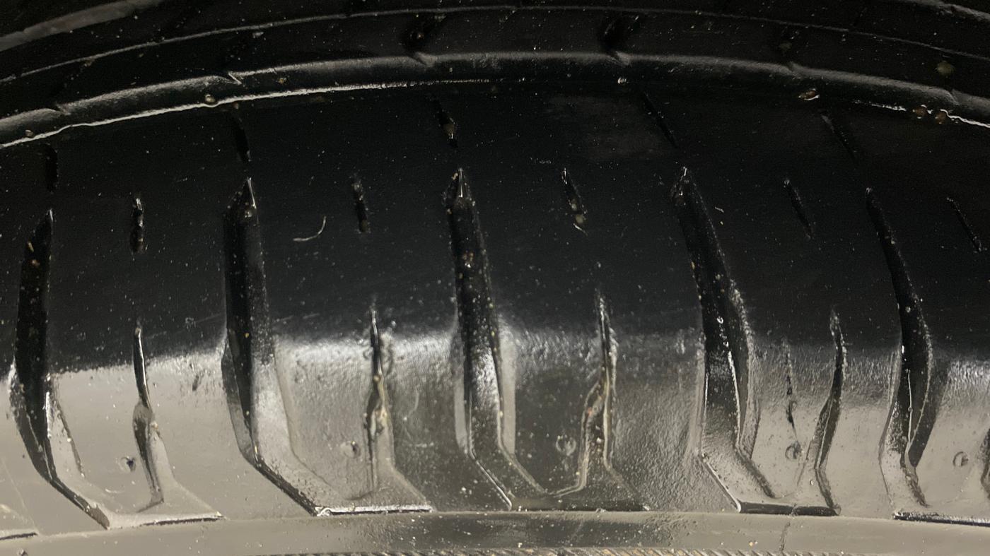 2020 Maruti Ertiga ZXI+ SHVS, Petrol, Manual, 17,642 km, Right Rear Tyre Tread