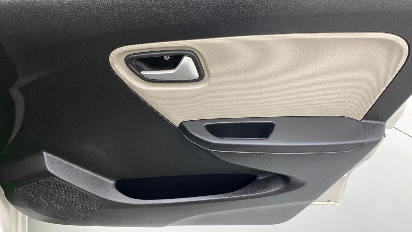 2019 Maruti Alto VXI, Petrol, Manual, 41,402 km, Driver Side Door Panels Control