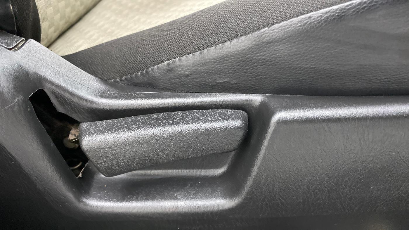 2019 Maruti Alto VXI, Petrol, Manual, 41,402 km, Driver Side Adjustment Panel