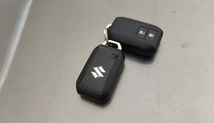 2020 Maruti Baleno ZETA PETROL 1.2, Petrol, Manual, 72,509 km, Key Close Up