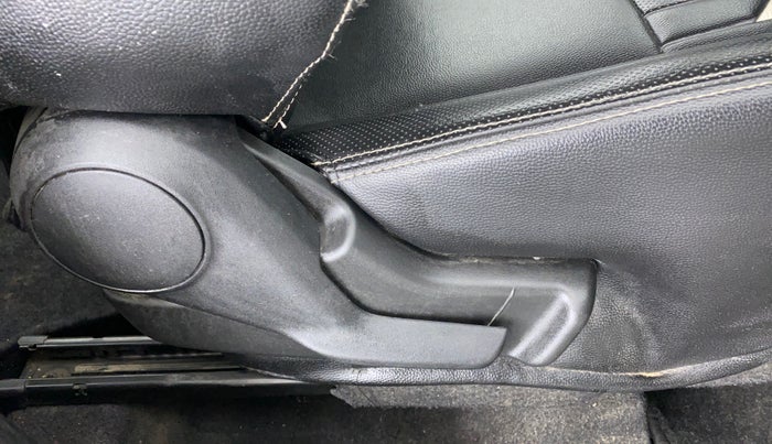 2020 Maruti IGNIS DELTA 1.2, Petrol, Manual, 28,425 km, Driver Side Adjustment Panel