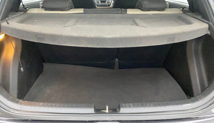 2015 Hyundai Elite i20 ASTA 1.2, Petrol, Manual, 87,687 km, Boot Inside