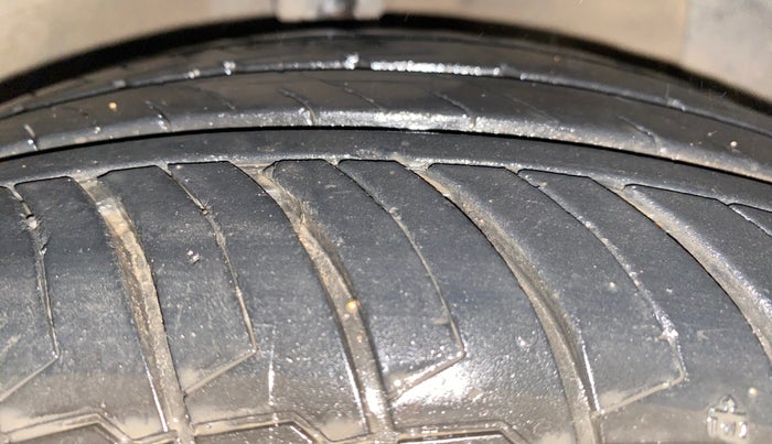 2023 Hyundai EXTER SX 1.2 MT, Petrol, Manual, 24,685 km, Right Front Tyre Tread