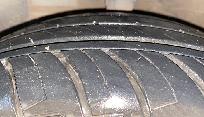 2023 Hyundai EXTER SX 1.2 MT, Petrol, Manual, 24,685 km, Left Front Tyre Tread