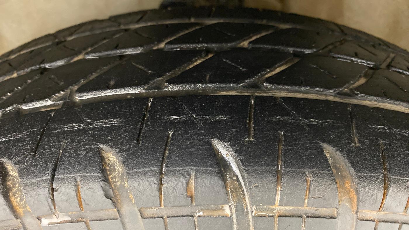 2015 Maruti Ritz VXI, Petrol, Manual, 40,818 km, Left Front Tyre Tread