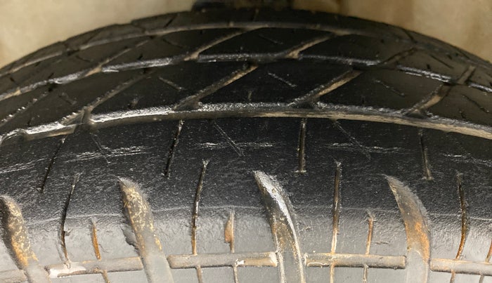 2015 Maruti Ritz VXI, Petrol, Manual, 40,818 km, Left Front Tyre Tread