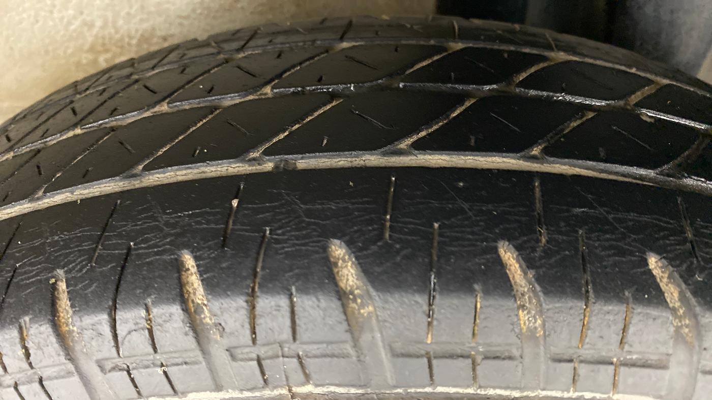 2015 Maruti Ritz VXI, Petrol, Manual, 40,818 km, Left Rear Tyre Tread