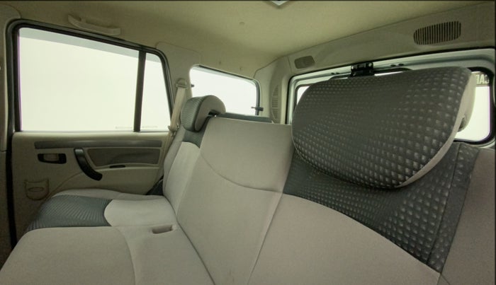 2019 Mahindra Scorpio S5, Diesel, Manual, 58,503 km, Right Side Rear Door Cabin