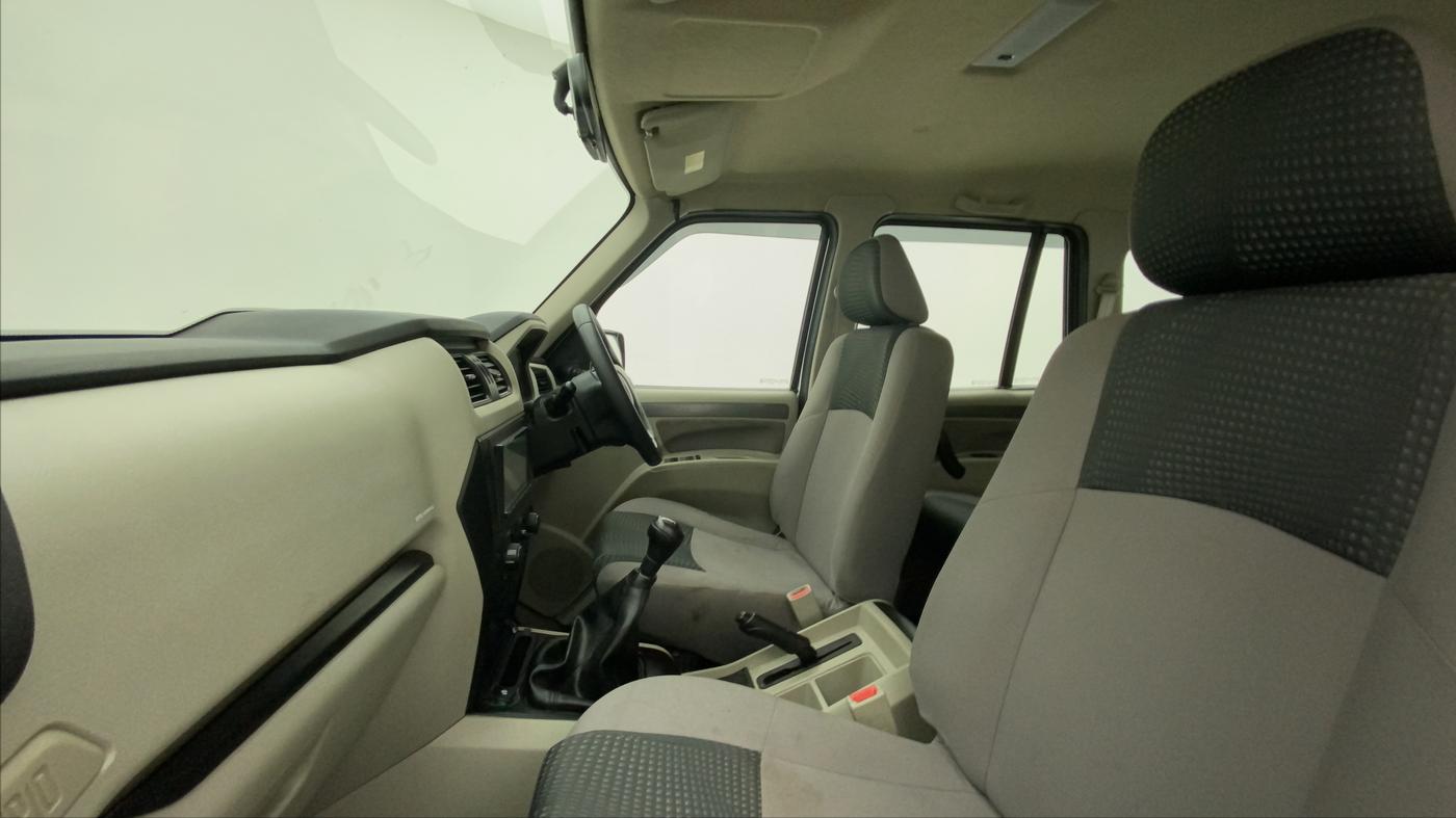 2019 Mahindra Scorpio S5, Diesel, Manual, 58,503 km, Right Side Front Door Cabin