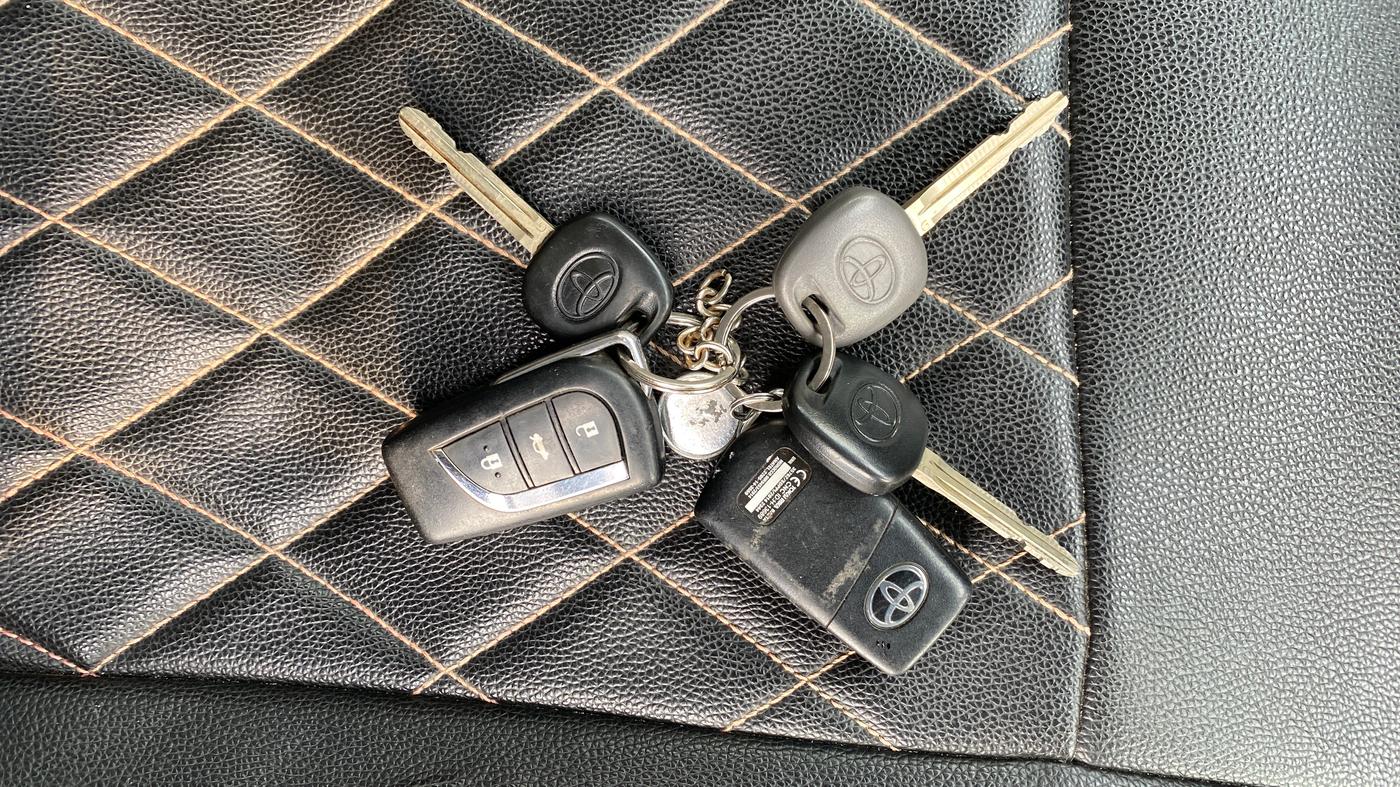 2021 Toyota YARIS J MT, Petrol, Manual, 42,961 km, Key Close Up
