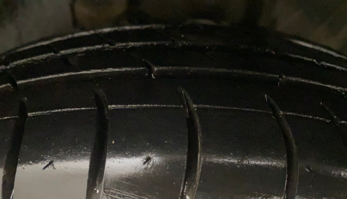 2018 Datsun Redi Go T (O), Petrol, Manual, 67,139 km, Left Front Tyre Tread