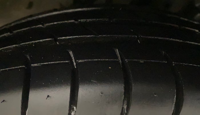 2018 Datsun Redi Go T (O), Petrol, Manual, 67,139 km, Right Front Tyre Tread