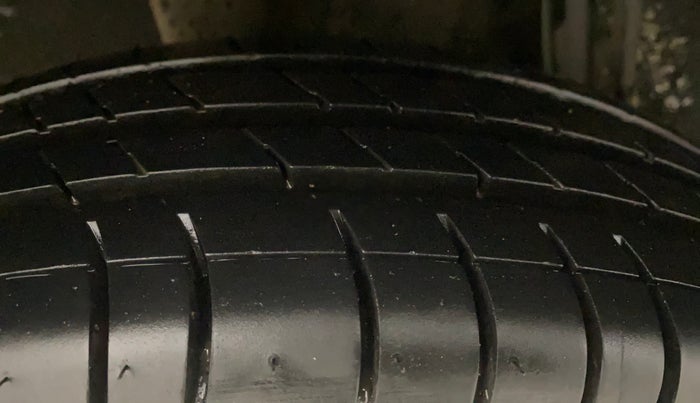 2018 Datsun Redi Go T (O), Petrol, Manual, 67,139 km, Right Rear Tyre Tread