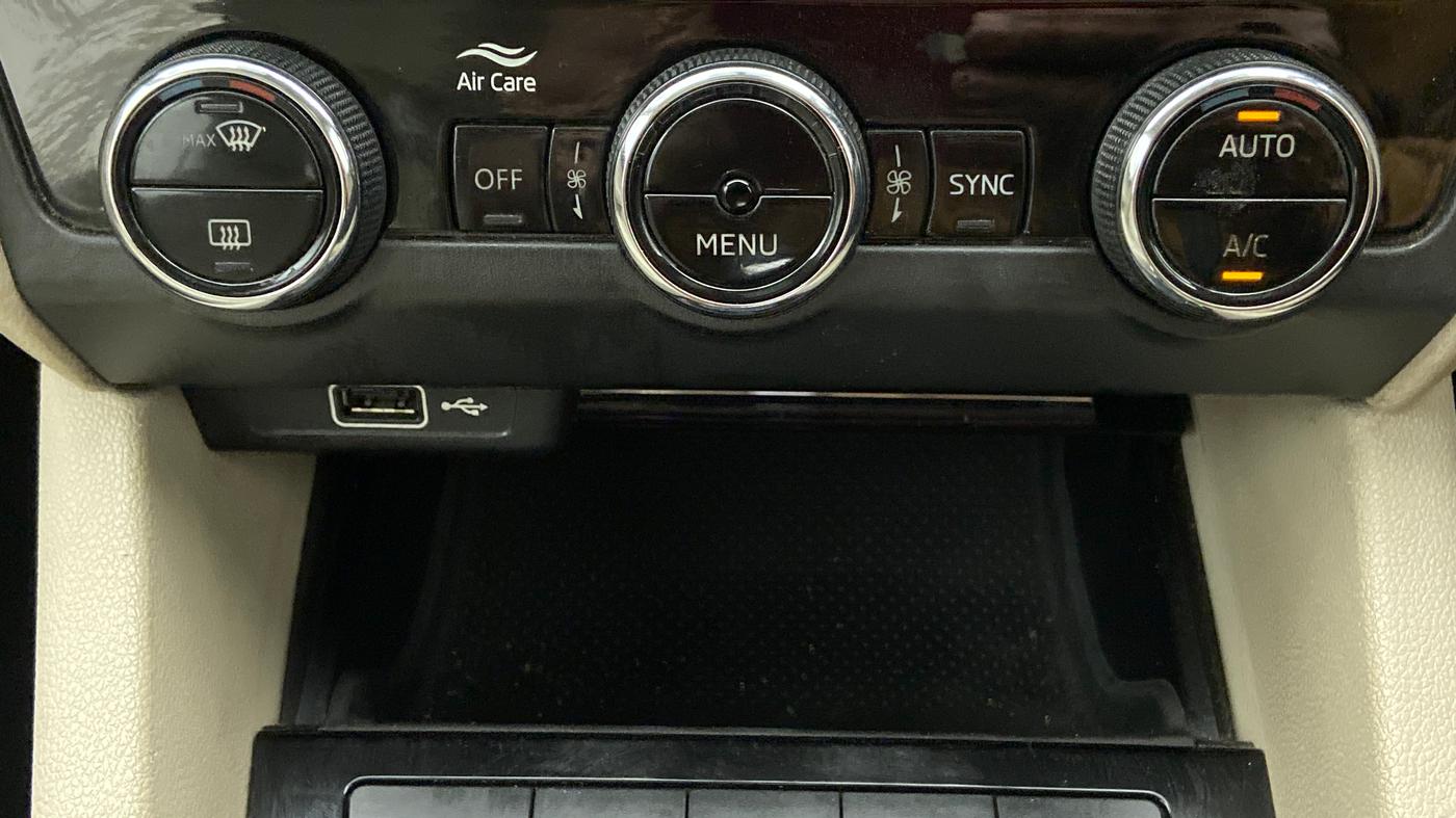2018 Skoda Octavia LK 1.8 TSI AT, Petrol, Automatic, 90,553 km, Automatic Climate Control