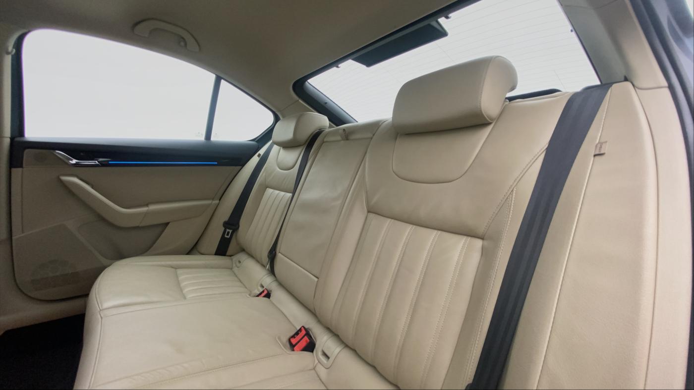 2018 Skoda Octavia LK 1.8 TSI AT, Petrol, Automatic, 90,553 km, Right Side Rear Door Cabin