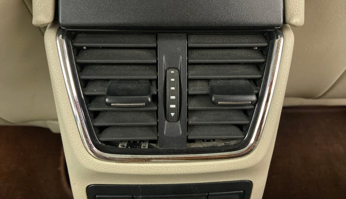 2018 Skoda Octavia LK 1.8 TSI AT, Petrol, Automatic, 90,553 km, Rear AC Vents