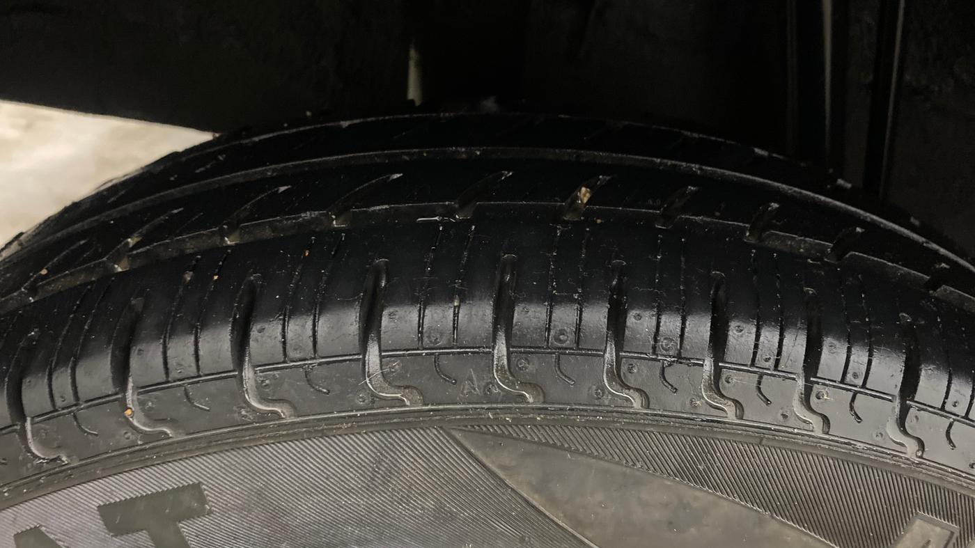 2017 Renault Kwid RXT 1.0, Petrol, Manual, 27,198 km, Right Rear Tyre Tread