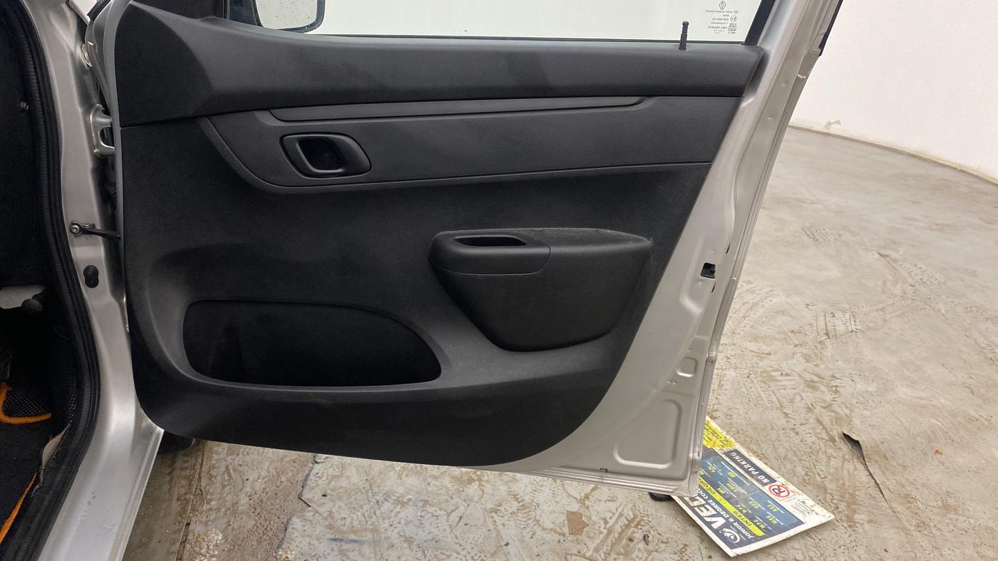2017 Renault Kwid RXT 1.0, Petrol, Manual, 27,198 km, Driver Side Door Panels Control