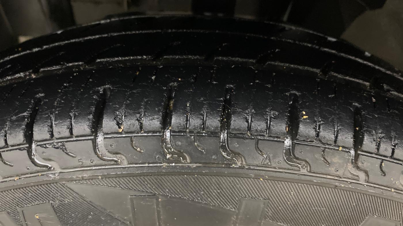 2017 Renault Kwid RXT 1.0, Petrol, Manual, 27,198 km, Left Front Tyre Tread