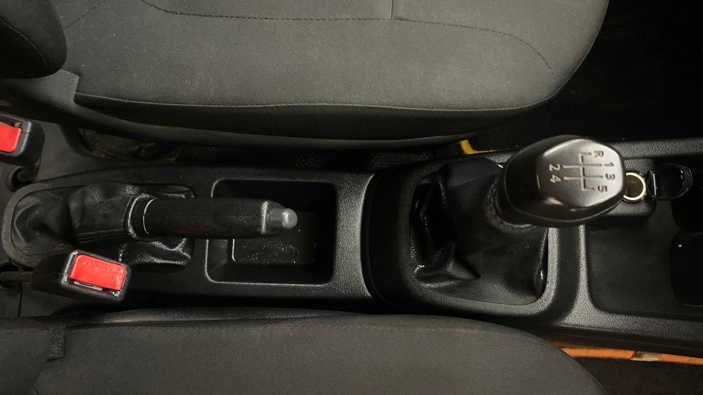 2017 Renault Kwid RXT 1.0, Petrol, Manual, 27,198 km, Gear Lever