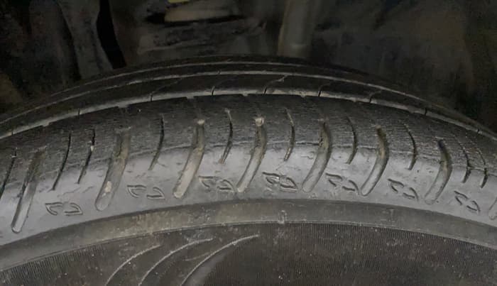 2021 Nissan MAGNITE XV MT, Petrol, Manual, 25,400 km, Right Front Tyre Tread