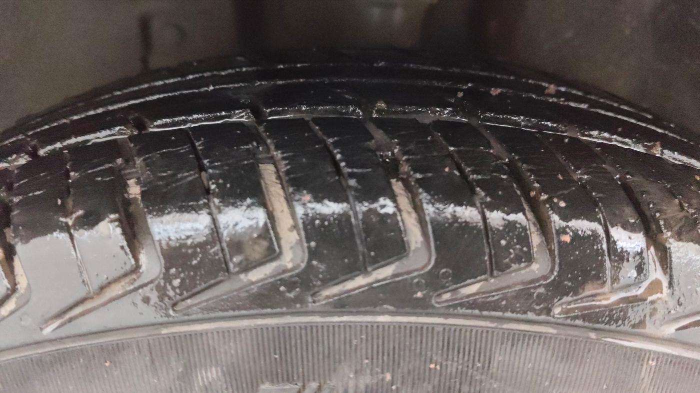 2018 Datsun Redi Go A, Petrol, Manual, 38,654 km, Left Front Tyre Tread