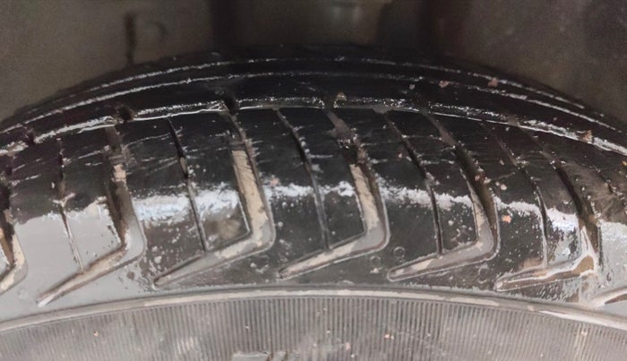 2018 Datsun Redi Go A, Petrol, Manual, 38,654 km, Left Front Tyre Tread