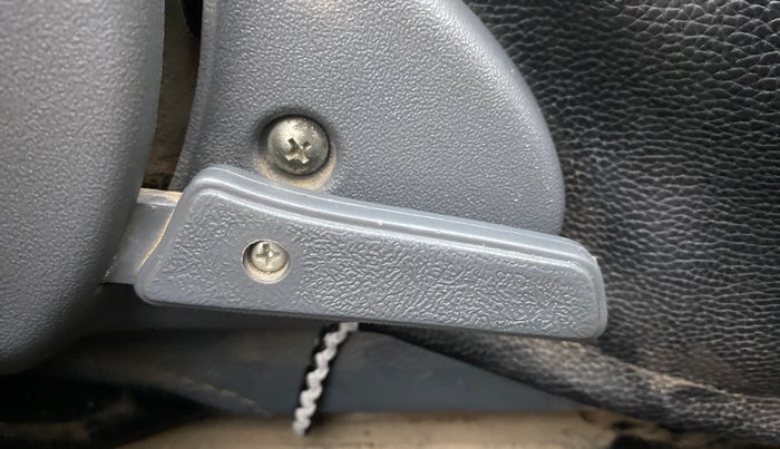 2015 Maruti Alto 800 LXI, Petrol, Manual, 31,126 km, Driver Side Adjustment Panel