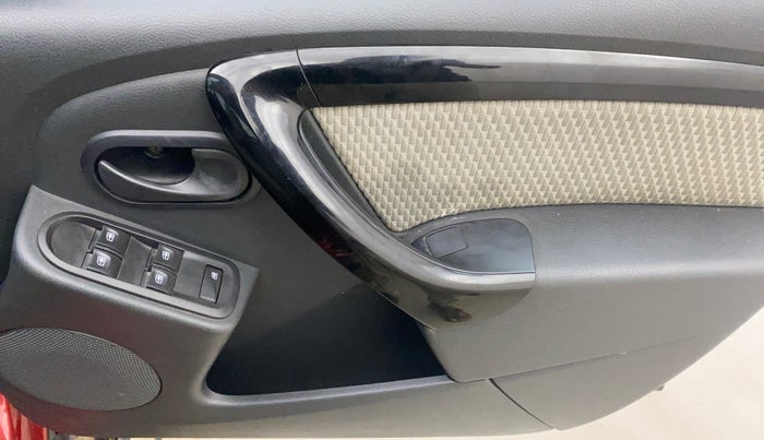 2015 Renault Duster RXL PETROL, Petrol, Manual, 58,156 km, Driver Side Door Panels Control
