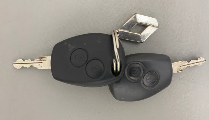 2015 Renault Duster RXL PETROL, Petrol, Manual, 58,156 km, Key Close Up